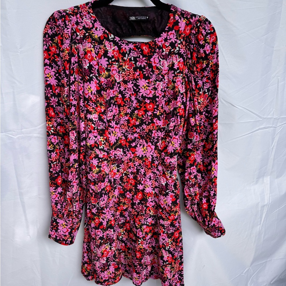 Zara floral short Dress with partial open back